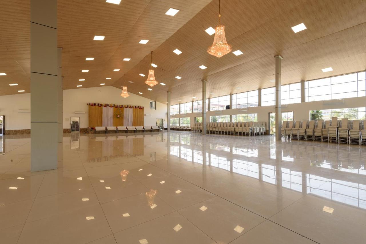 فندق شيرديفي  Oyo 22964 Kundan Lawns المظهر الخارجي الصورة